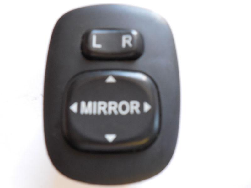 2002 toyota sr5 sequioa mirror switch. yota yard.