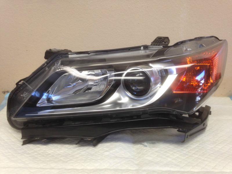 2013 acura ilx left (driver side) xenon head light w/t retainer oem very clean