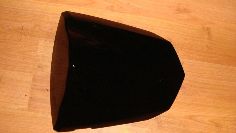 2004 2005 suzuki gsxr600 gsxr gsx-r 600 04 05 back rear solo seat box cover oem