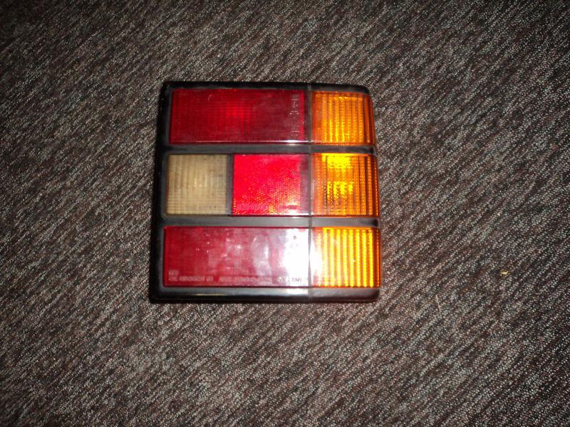 1988 nissan stanza sae air(2)s(2)t 84 iki 4351 r passenger side tail light 