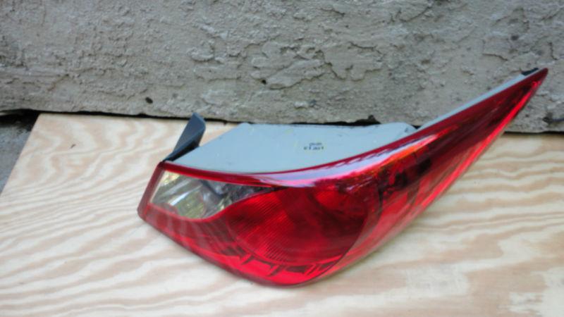 10 11 12 hyundai sonata tail light passenger right rh side oem