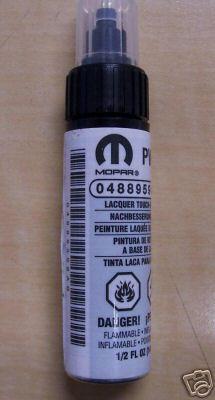 Dakota durango clear top coat touch up paint bottle oem 4443637ab clear paint