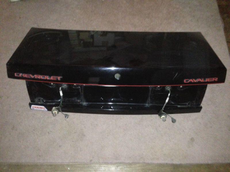 91 92 93 94 cavalier black trunk lid no rust 154526