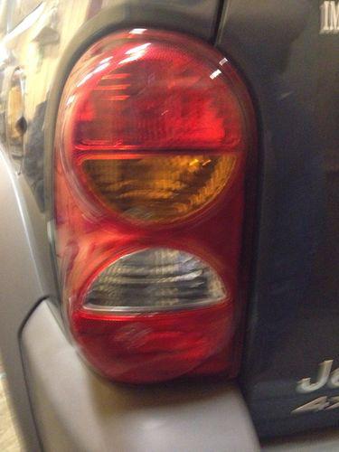 2002 jeep liberty d.side tail light