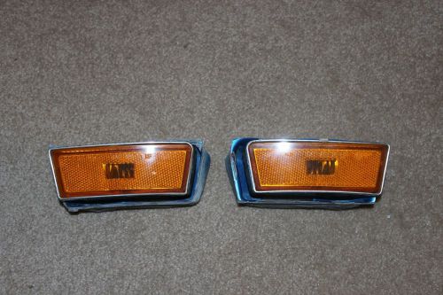 1970-72 corvette gm original left &amp; right front fender side marker lamps