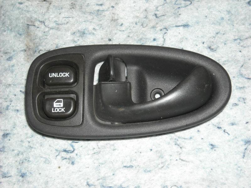 96 97 98 99 00 01 02 saturn s series inside door handle w/ door lock switch l/f