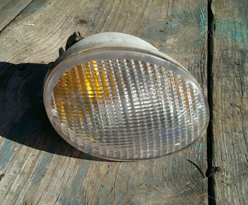 96 97 98 99 taurus sable right passenger fog light