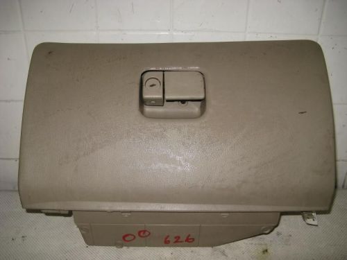 00 01 02 mazda 626 glove box compartment 13550