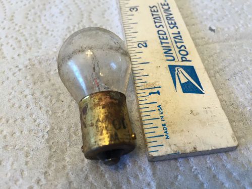 Ford; chrysler; gm; studebaker; old car light bulb,   pn 1073.   item:  0032