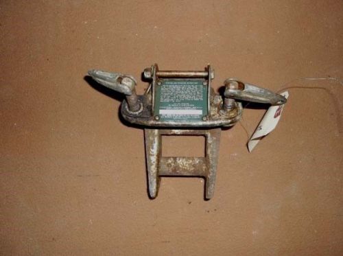 D1a900 1948-1951 evinrude sportsman 1.5 hp bracket clamp from model 4425
