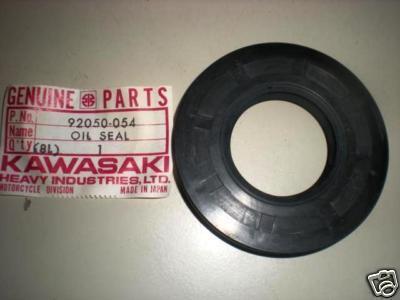 Nos kawasaki h2 rear crank seal 92050-054