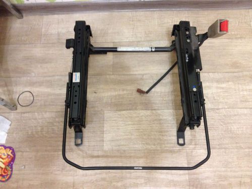 Seat brackets &amp; sliders for recaro right seat for honda stepwgn rf3, rf4.