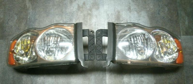 Rl and lh headlights   2002-05 dodge ram pickup truck used very nice 02 03 04 05