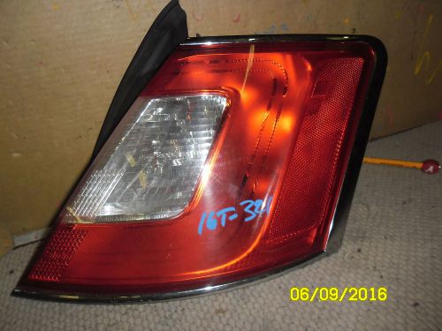 2010-2011     ford taurus oem right tail light     16t-321  f3      sold as-is