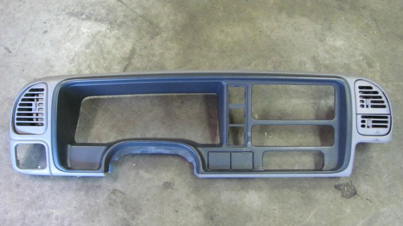 95-99 chevy gmc silverado 1500 2500 tahoe suburban dash radio cluster bezel trim