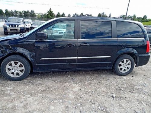 Driver left front door glass from 2013 chrysler town &amp; country van 9466103