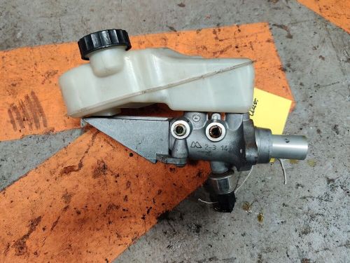 Mercedes-benz r class w251 r280 cdi lwb 2wd brake master cylinder