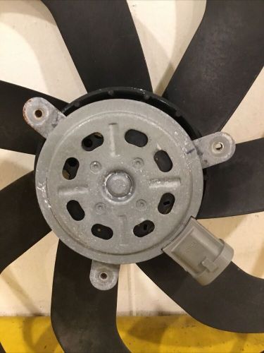 2018-2022 nissan kicks versa 1.6l motor fan oem