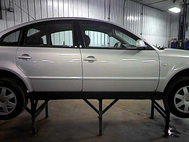 2000 volkswagen passat front door right