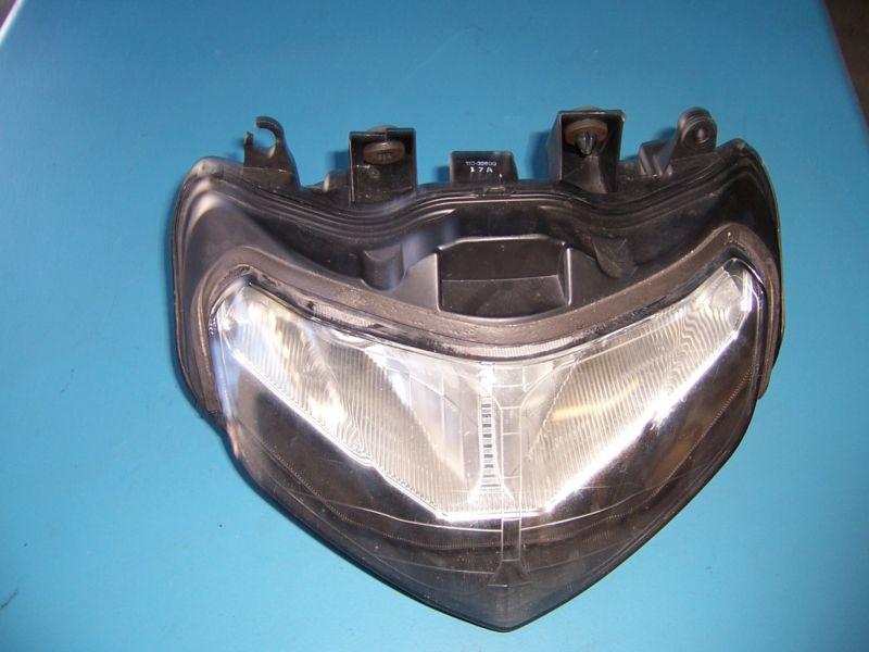 072 suzuki gsxr1000 gsxr 1000 01 02 headlight damaged