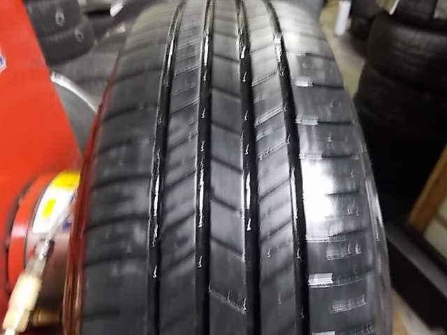 Goodyear 215/65/17 tire integrity p215/65/r17 98t 7/32 tread