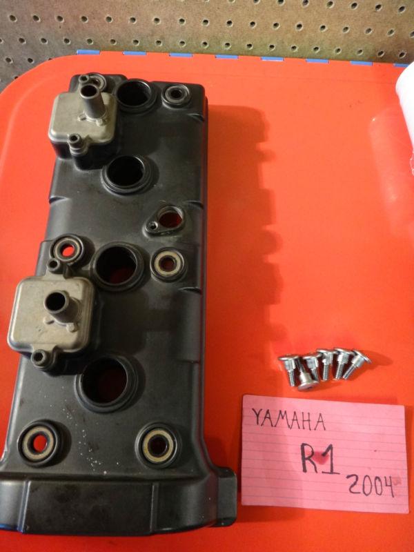 Yamaha yzf r1 valve cover 2004-05. yzf r-1 valve cover. black yamaha cover.