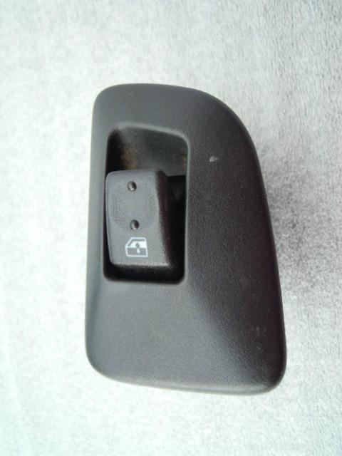 Gm silverado sierra rear door power window switch driver side left 03-05 tahoe 