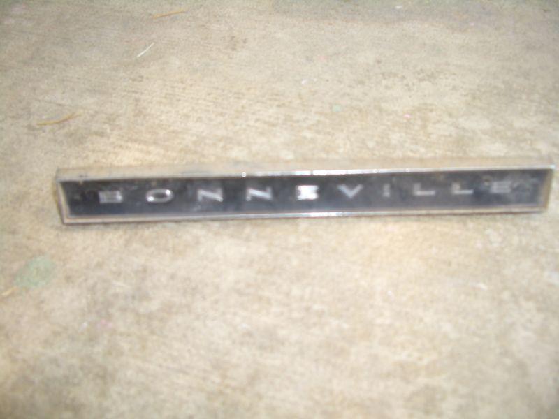 1965 pontiac bonneville dash nameplate script emblem
