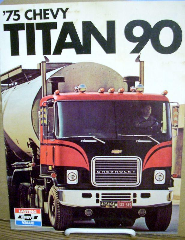 Nos 1975 chevy chevrolet titan 90 diesel semi tractor dealership sales brochure