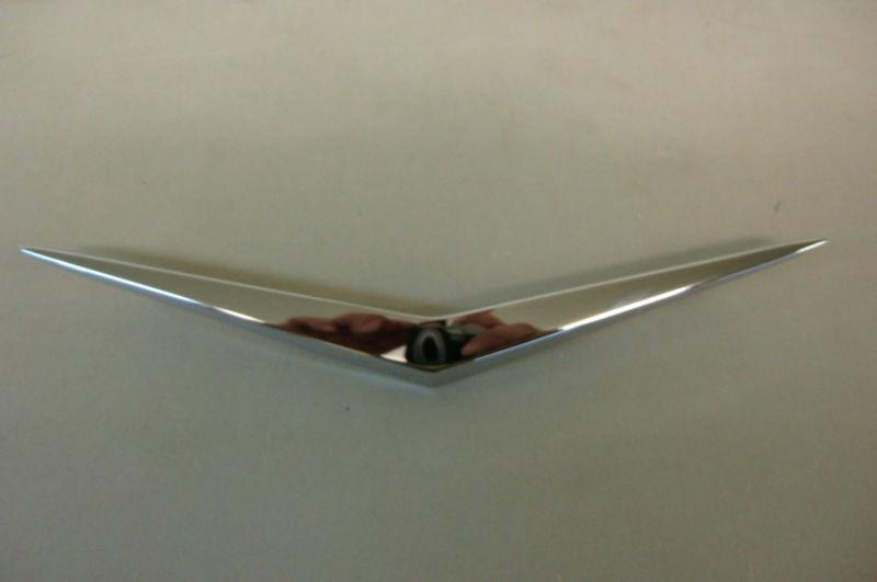 1959 chevy impala belair hood vee v  emblem trim molding badge chrome front 