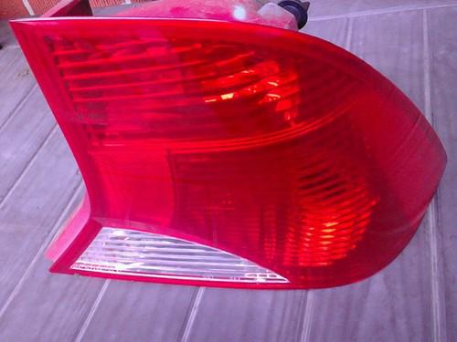 00-04 ford focus tail light assembly rear  passenger side rh