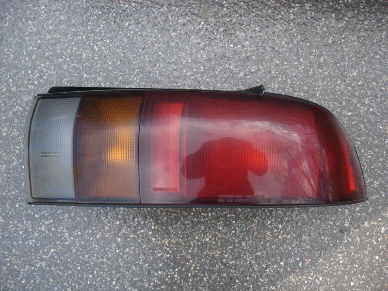 90 91 92 93 geo storm 2dr r right passenger tail light lamp