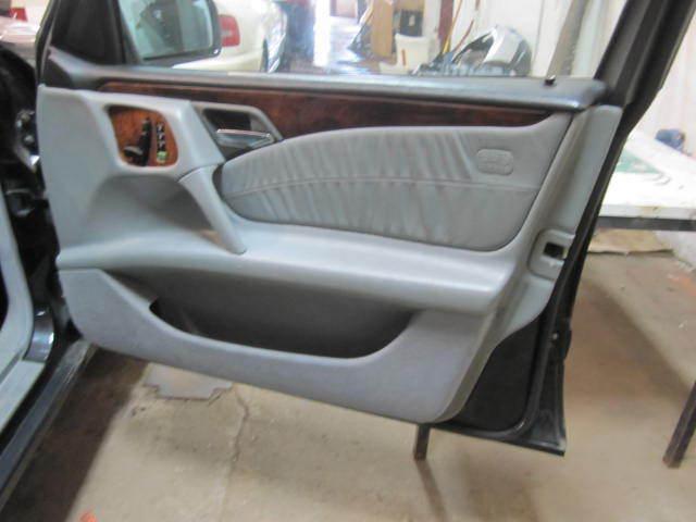 Front interior door trim panel mercedes e320 1999 99 right leather