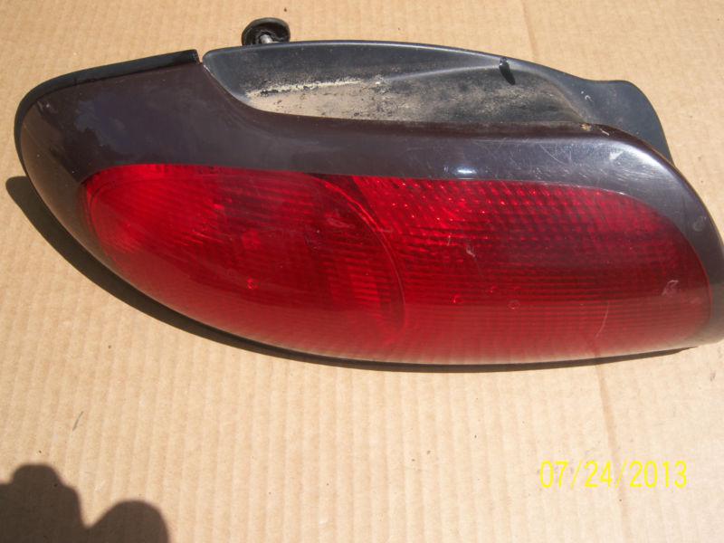 1996 ford taurusn left side tail light