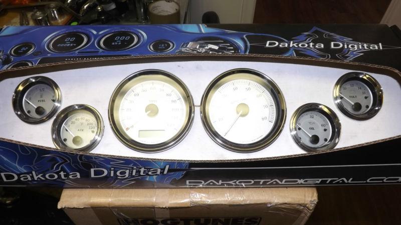 2005 silver faced gauges low mileage all touring fltrx/flhx/flht 2004-2006