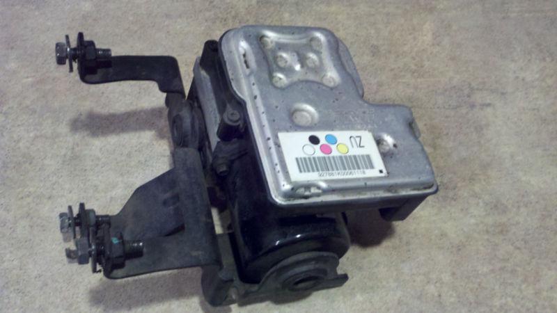 2005 05 silverado sierra 2500hd abs module - anti lock brake pump.