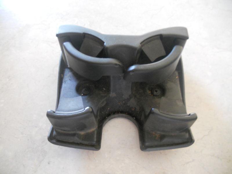 Gmc envoy 02-06 rear cup holder assm oem nr trailblazer chevrolet nr 2002-2006