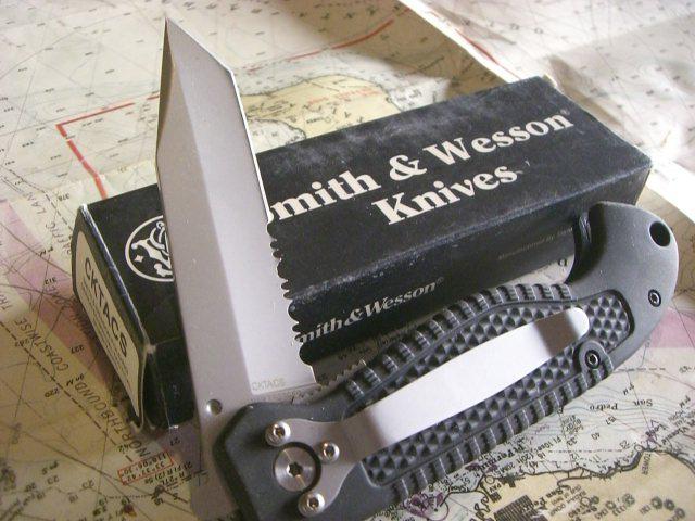 Smith & wesson folding serrated special tactical knife silver tanto cktacs
