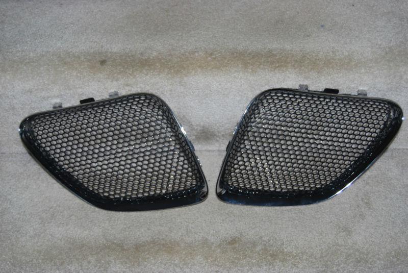 2009 pontiac g6 oem left and right grille and trim ring