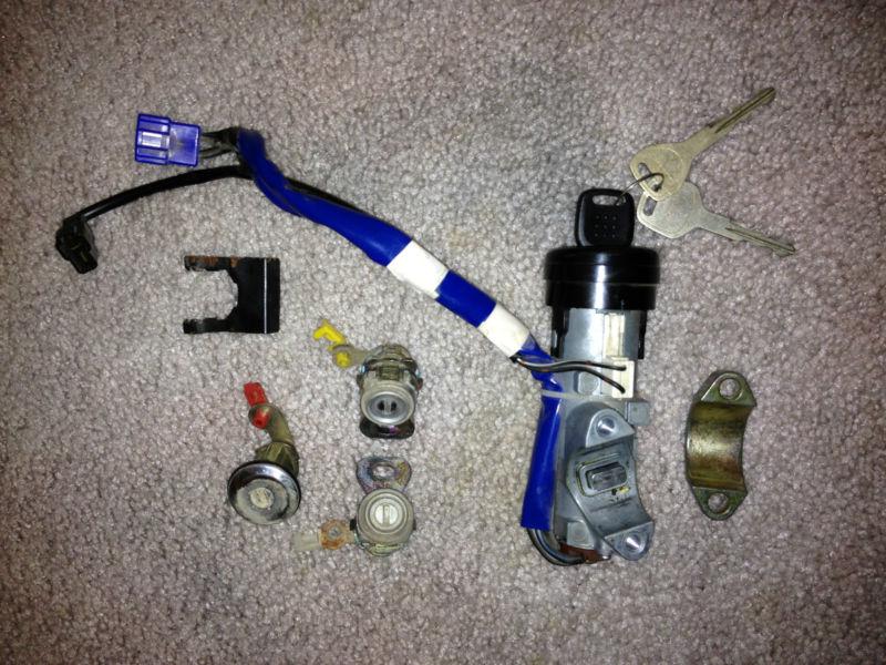 Set of oem 2002 subaru impreza locks and keys w/ ignition switch, lock cylinder