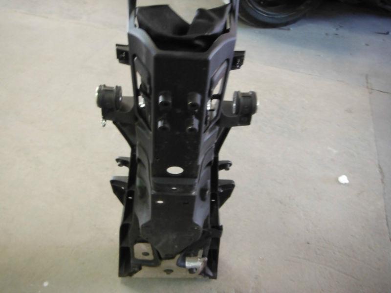 06 yamaha yzf r1 subframe