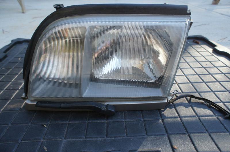 Mercedes s500 1995 left  headlight  oem