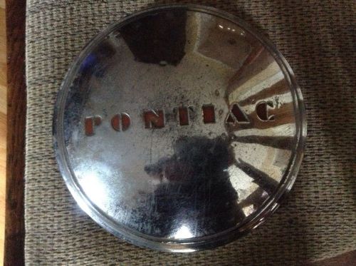 Vintage pontiac dog dish hubcap 40&#039;s 50&#039;s year 9 and 1/2 inch.