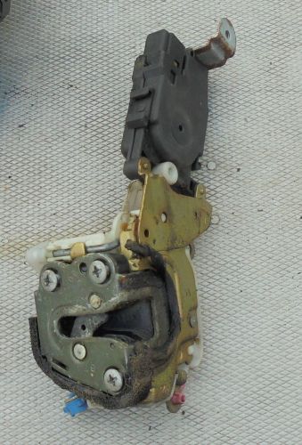 93 94 97 98 99 00 01 subaru impreza right front door latch lock