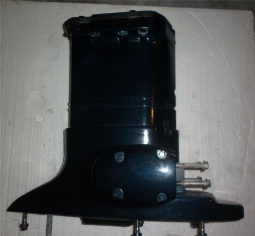 2004 evinrude etec 75/90hp (exhaust housing complete inner/outer unit)