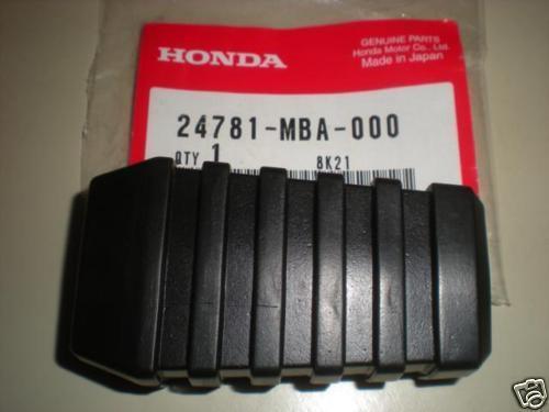 Nos honda vt750 pedal rubber 24781-mba-000