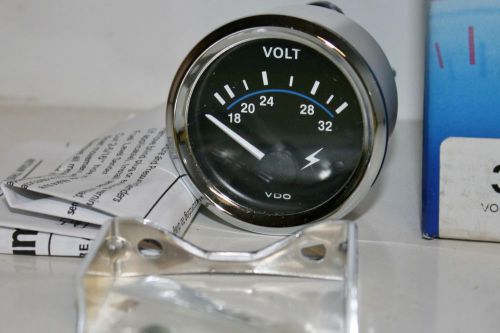 New vdo 332 503 d 24vdc volts voltmeter 18-32v 2-1/16&#034; round gauge sea ray boat