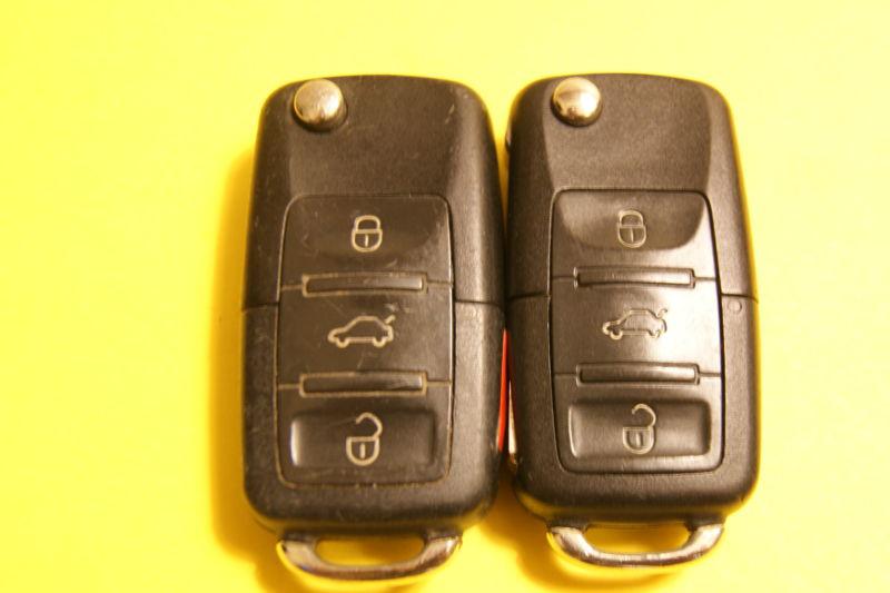 Lot of 2  vw  flip key keyless remotes   nbg735868t