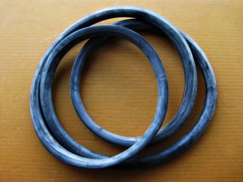 D/s 1300 520 521 truck ute pickup rear  windshield weatherstrip rubber seal