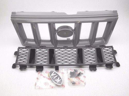 New oem 2002 kia sportage front grille kit- primer